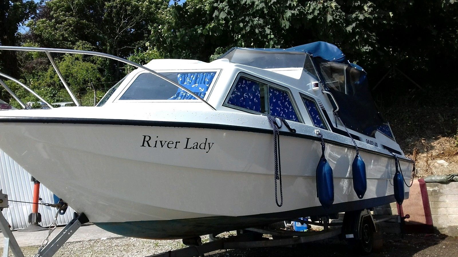 Cabin-Cruiser-Power-Boat-_57-8